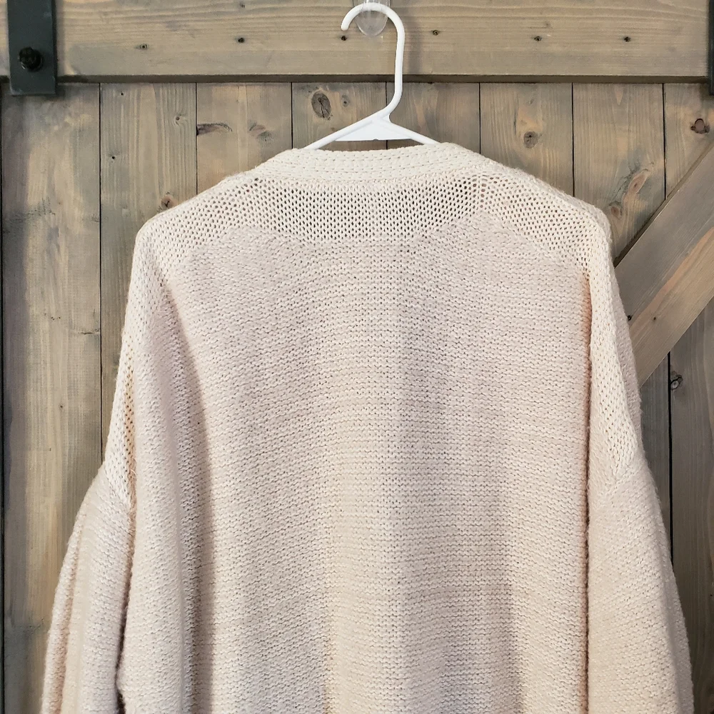 SOLD! Free People Oversized Cardigan size Medium - Picture 10 of 13
